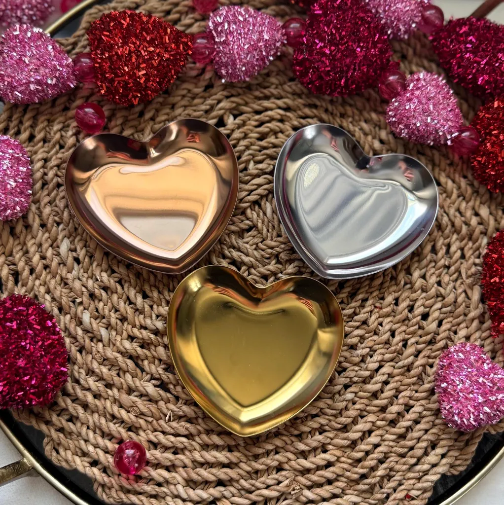 Heart Jewelry tray color options.webp